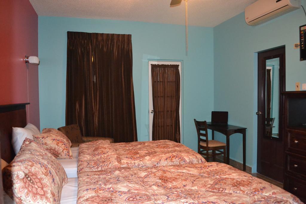 Montecristo Inn Piarco Exterior photo